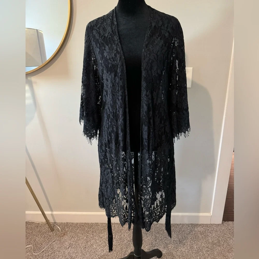 Stylestalker Lace Robe - Picture 5 of 9